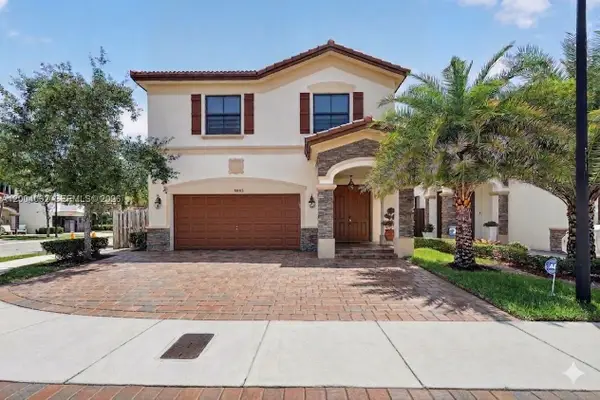8895 NW 100th Pl, Doral, FL 33178