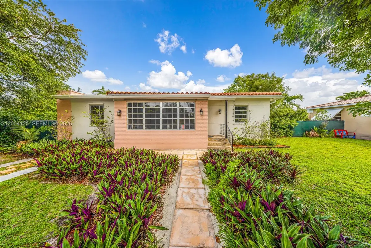 1061 Wren Ave, Miami Springs, FL 33166 - #1