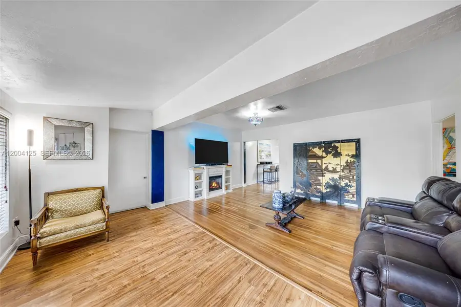 1061 Wren Ave, Miami Springs, FL 33166 - #2