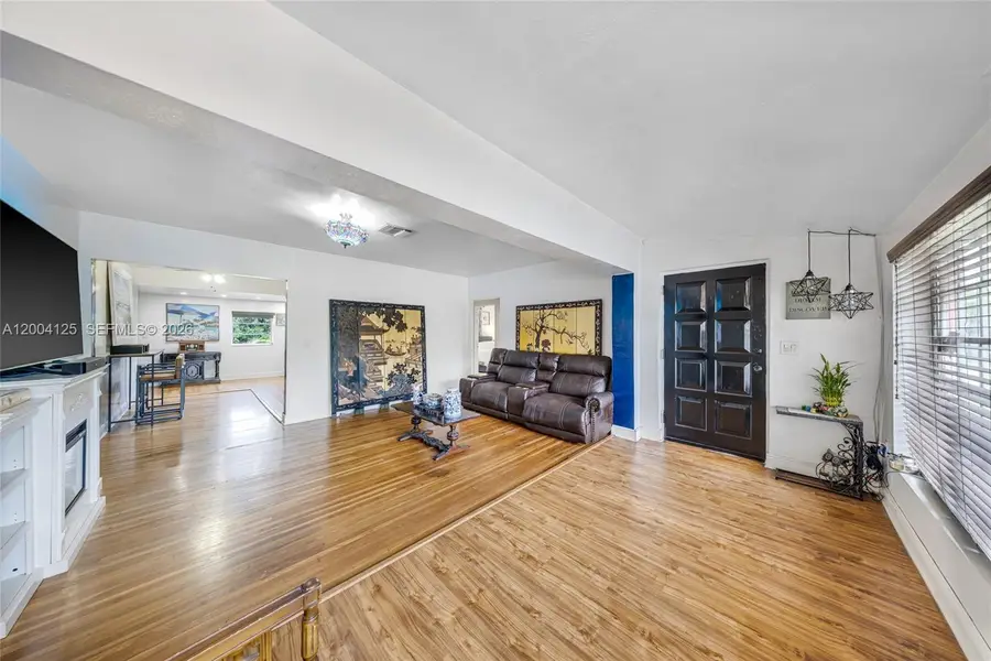 1061 Wren Ave, Miami Springs, FL 33166 - #3