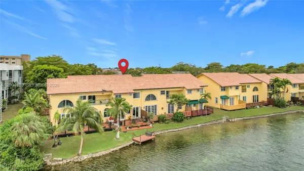 781 NE 195th St, Miami, FL 33179