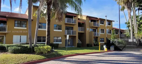 15650 SW 80th St #F-208, Miami, FL 33193