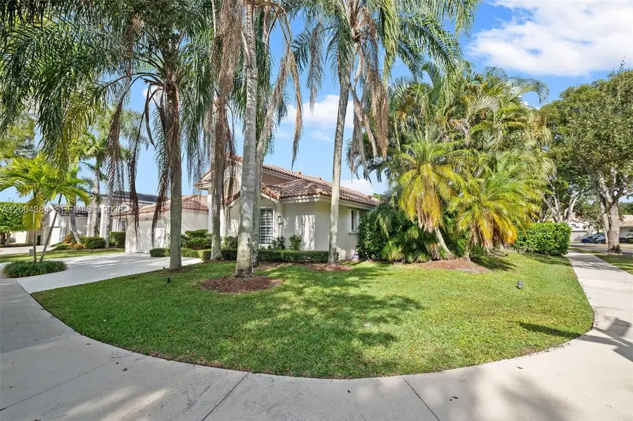 765 Bayside Ln, Weston, FL 33326 - #2