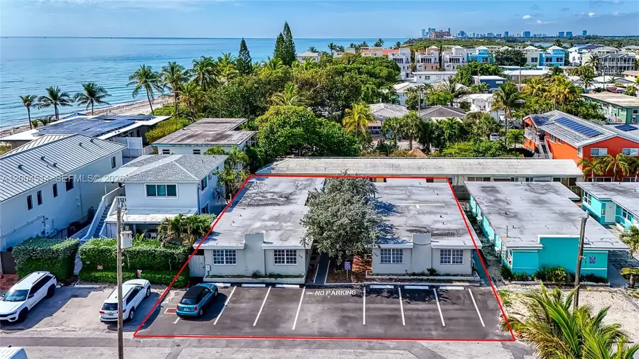 318 Walnut St, Hollywood, FL 33019 - #2