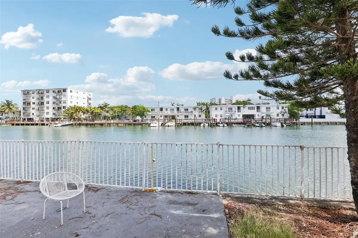 7975 Crespi Blvd, Miami Beach, FL 33141 - #1