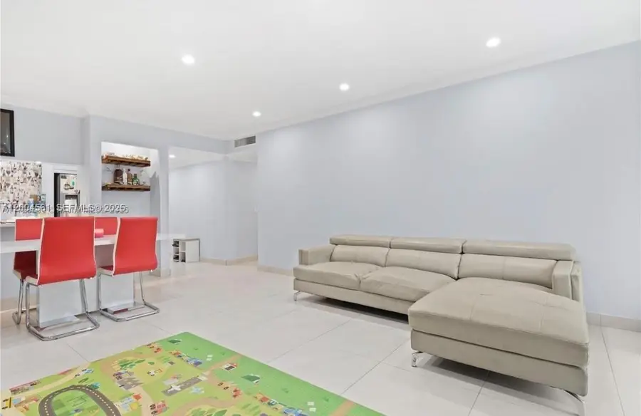 440 E 23rd St #1310, Hialeah, FL 33013 - #2