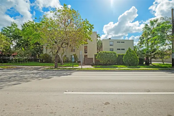 709 Curtiss Pkwy #23, Miami Springs, FL 33166