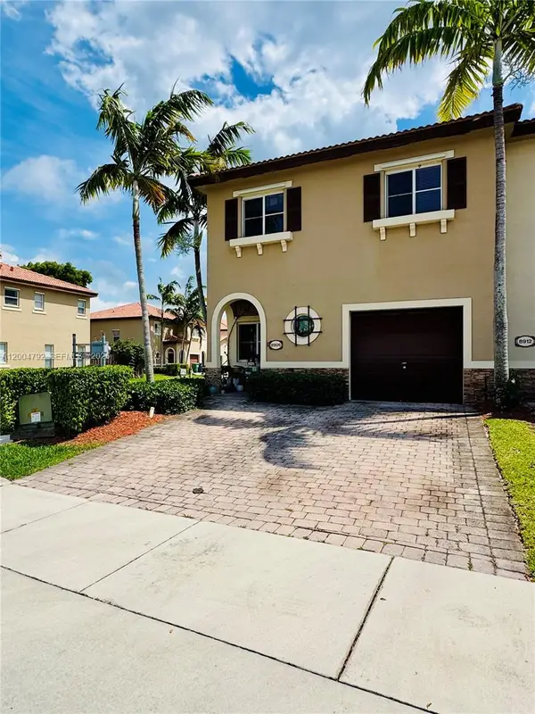 8906 SW 221st Ter, Cutler Bay, FL 33190