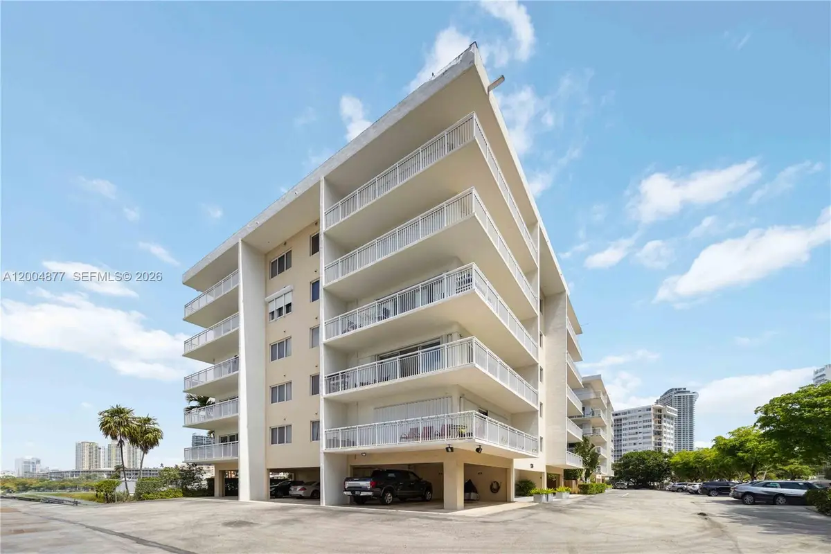 126 Golden Isles Dr #32A, Hallandale Beach, FL 33009 - #1