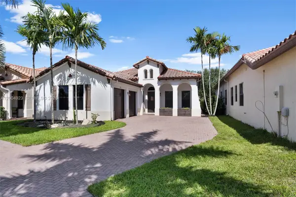 3974 NW 82nd Dr, Cooper City, FL 33024