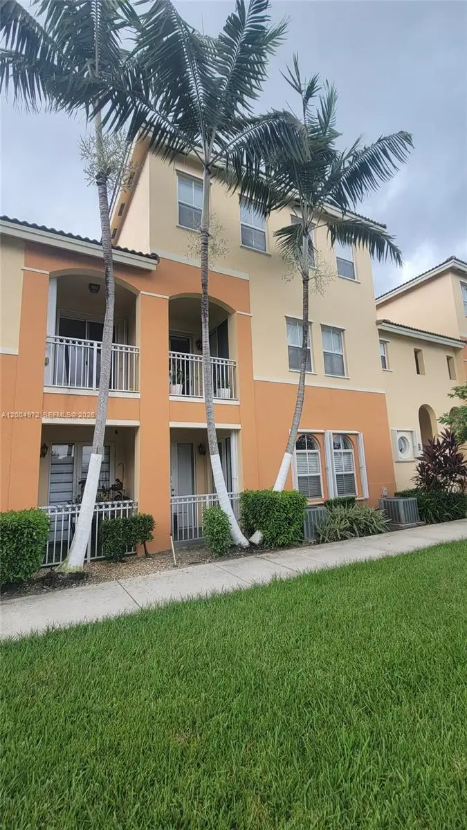 10012 NW 7th St #209, Miami, FL 33172 - #2