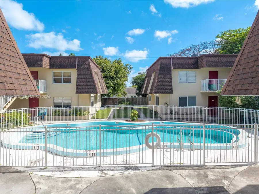 4524 SW 54th St #501-W, Dania Beach, FL 33314 - #2