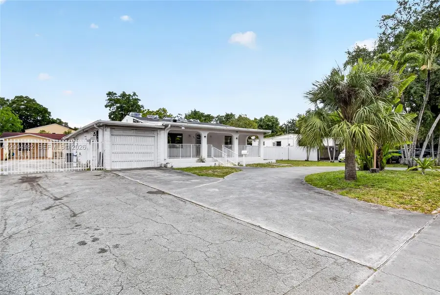 3061 NW 14th St, Miami, FL 33125 - #3