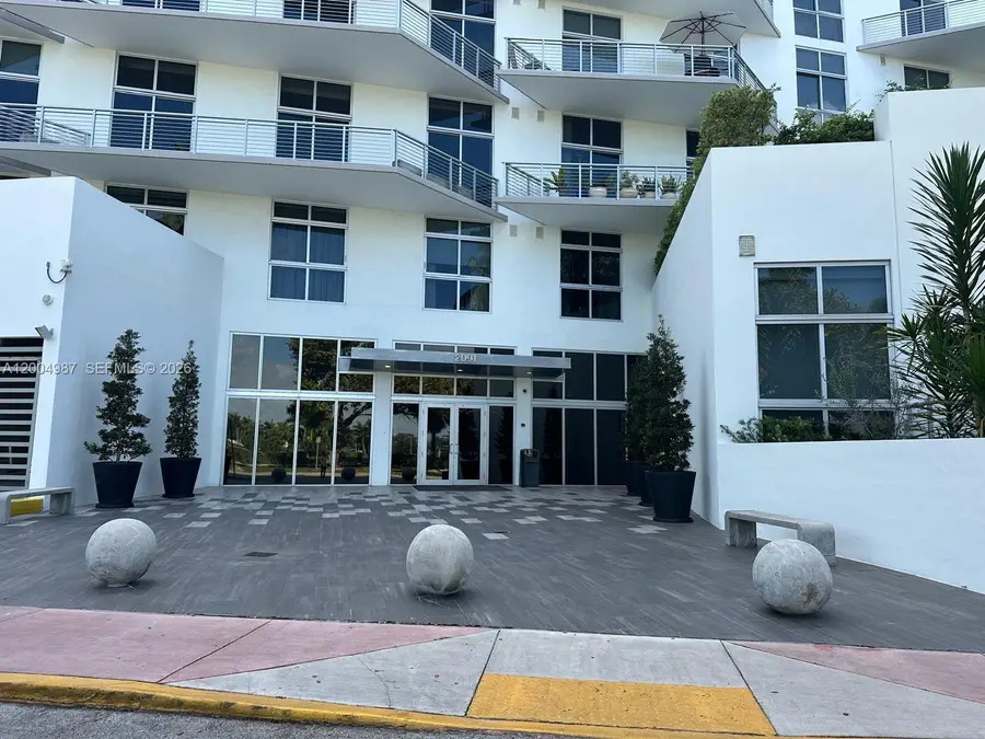 2001 Meridian Ave #426, Miami Beach, FL 33139 - #2