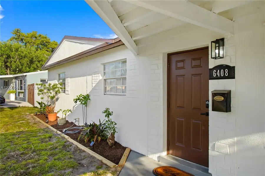 6408 Pierce St, Hollywood, FL 33024 - #2