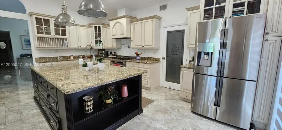 19922 NW 88th Ave, Hialeah, FL 33018 - #2