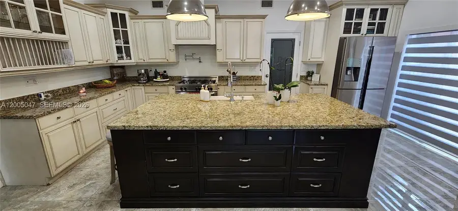 19922 NW 88th Ave, Hialeah, FL 33018 - #3