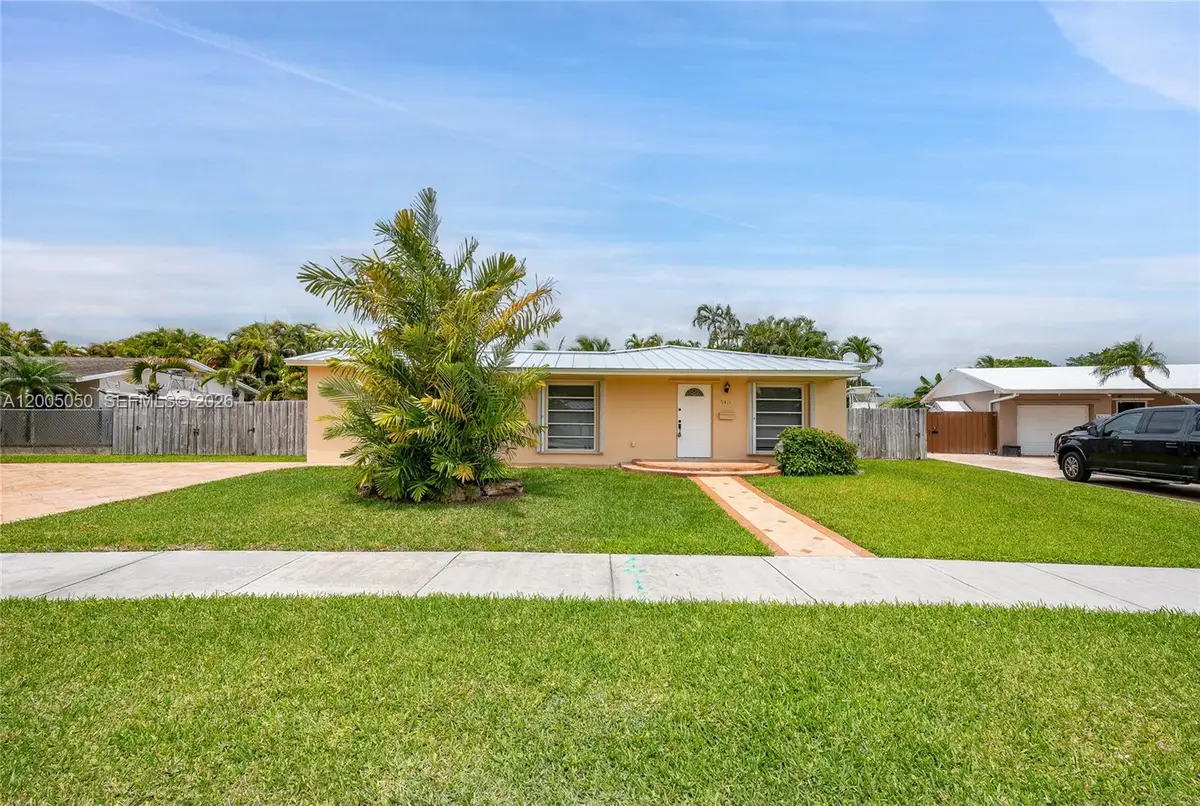9411 SW 185th Ter, Cutler Bay, FL 33157 - #1