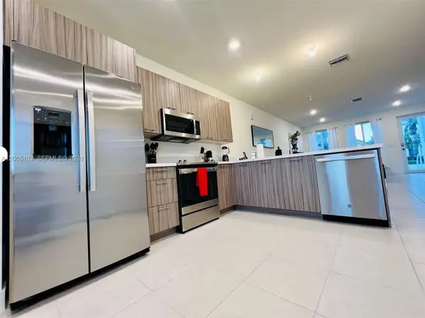 10300 NW 66th Av #101, Doral, FL 33178