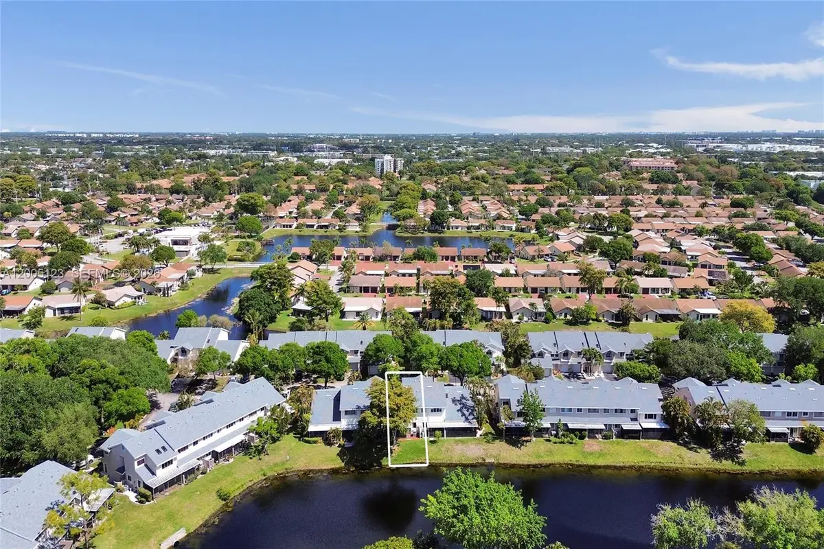 2062 E Discovery Cir E, Deerfield Beach, FL 33442 - #1