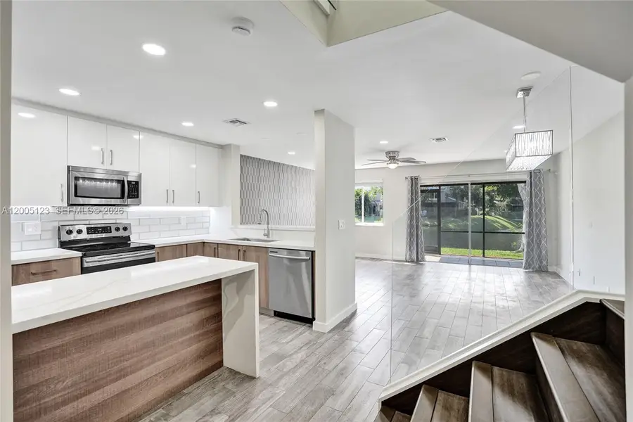 2062 E Discovery Cir E, Deerfield Beach, FL 33442 - #3