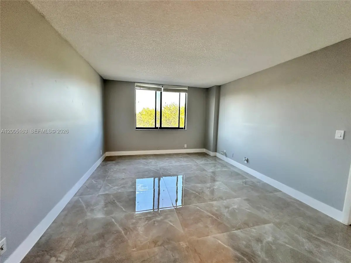 901 Hillcrest Dr #315, Hollywood, FL 33021 - #1