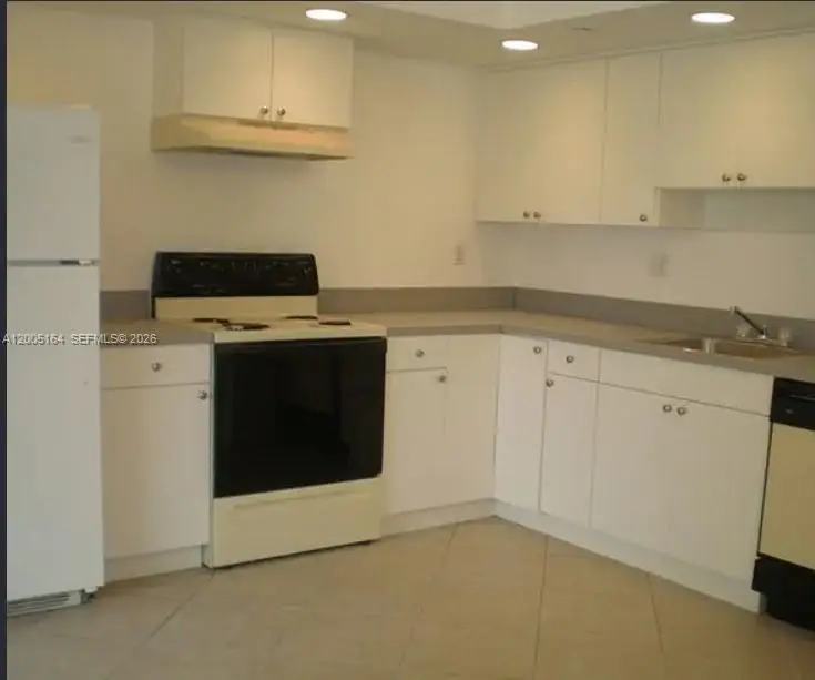 8650 SW 133rd Ave Rd #213, Miami, FL 33183 - #2