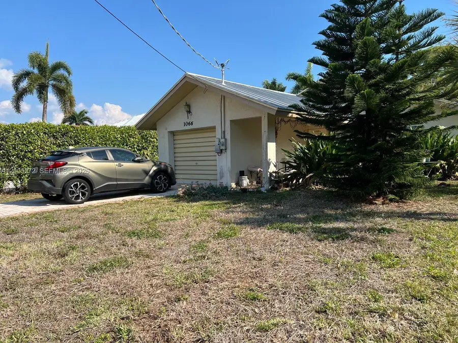 1066 Highlands Dr, Naples, FL 34103 - #3