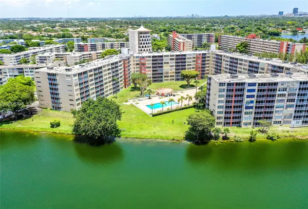 1750 NE 191st St #100-1, Miami, FL 33179