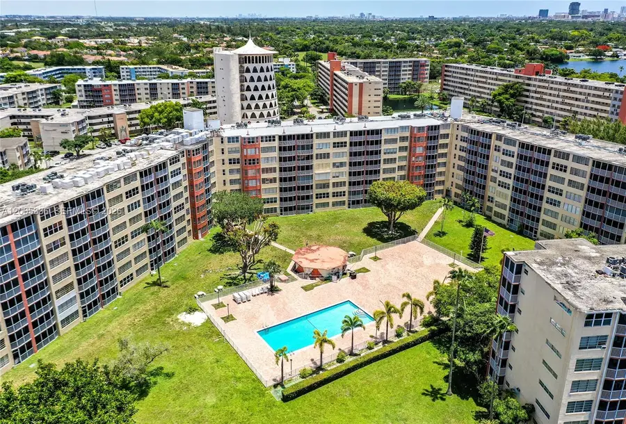 1750 NE 191st St #100-1, Miami, FL 33179 - #2