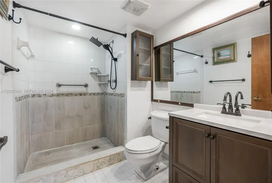711 S Hollybrook Dr #209, Pembroke Pines, FL 33025 - #3