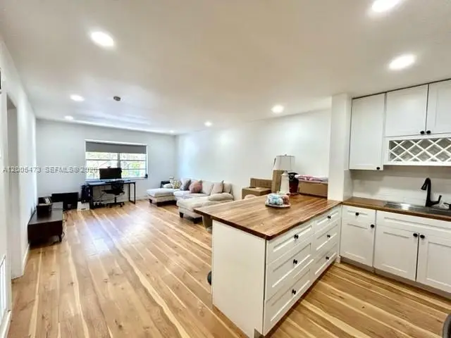 1520 Mckinley St #206E, Hollywood, FL 33020 - #2