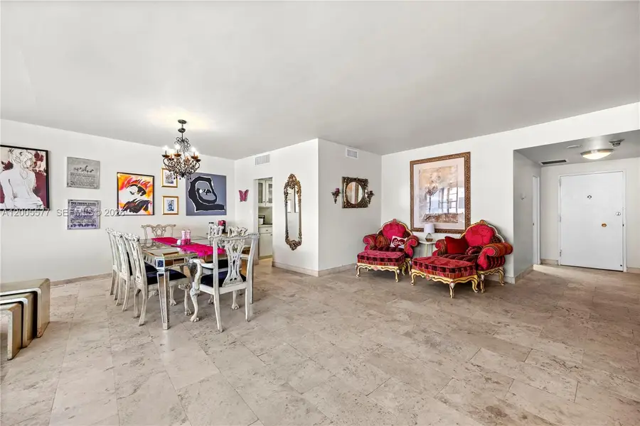 5255 Collins Ave #11A, Miami Beach, FL 33140 - #2