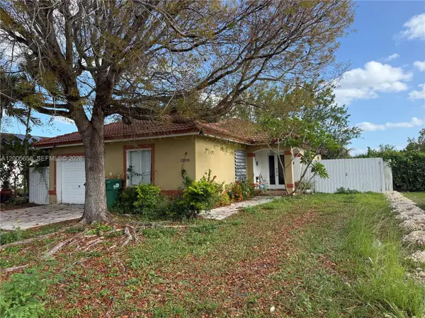 12390 SW 217th St, Miami, FL 33170