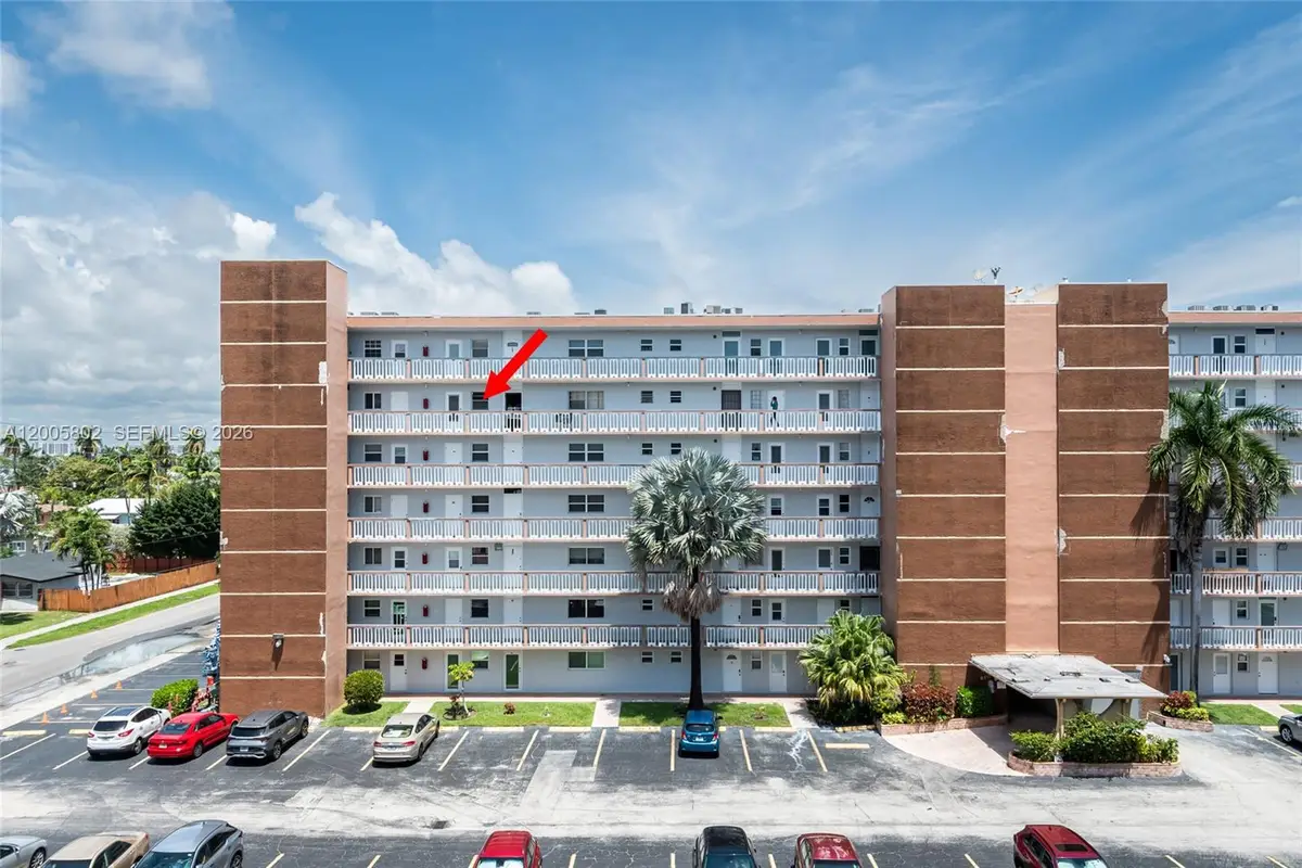 610 NE 12th Ave #602, Hallandale Beach, FL 33009 - #1