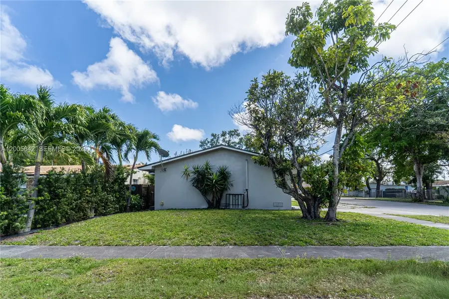 2260 Charleston St, Hollywood, FL 33020 - #3