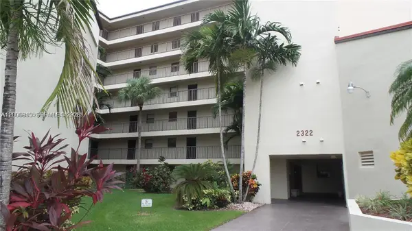 2320 S Cypress Bend Dr #204, Pompano Beach, FL 33069