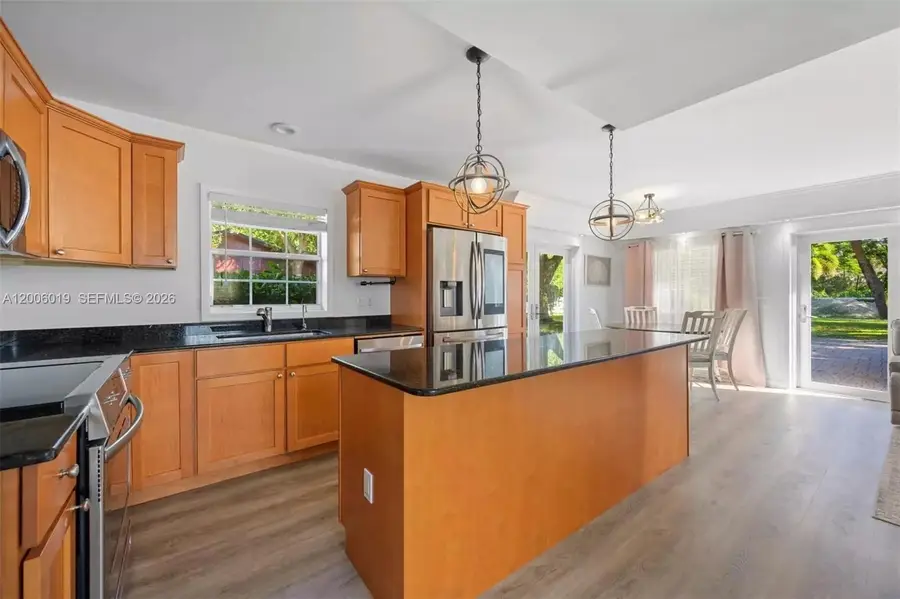 4001 SW 73rd Ave, Davie, FL 33314 - #2