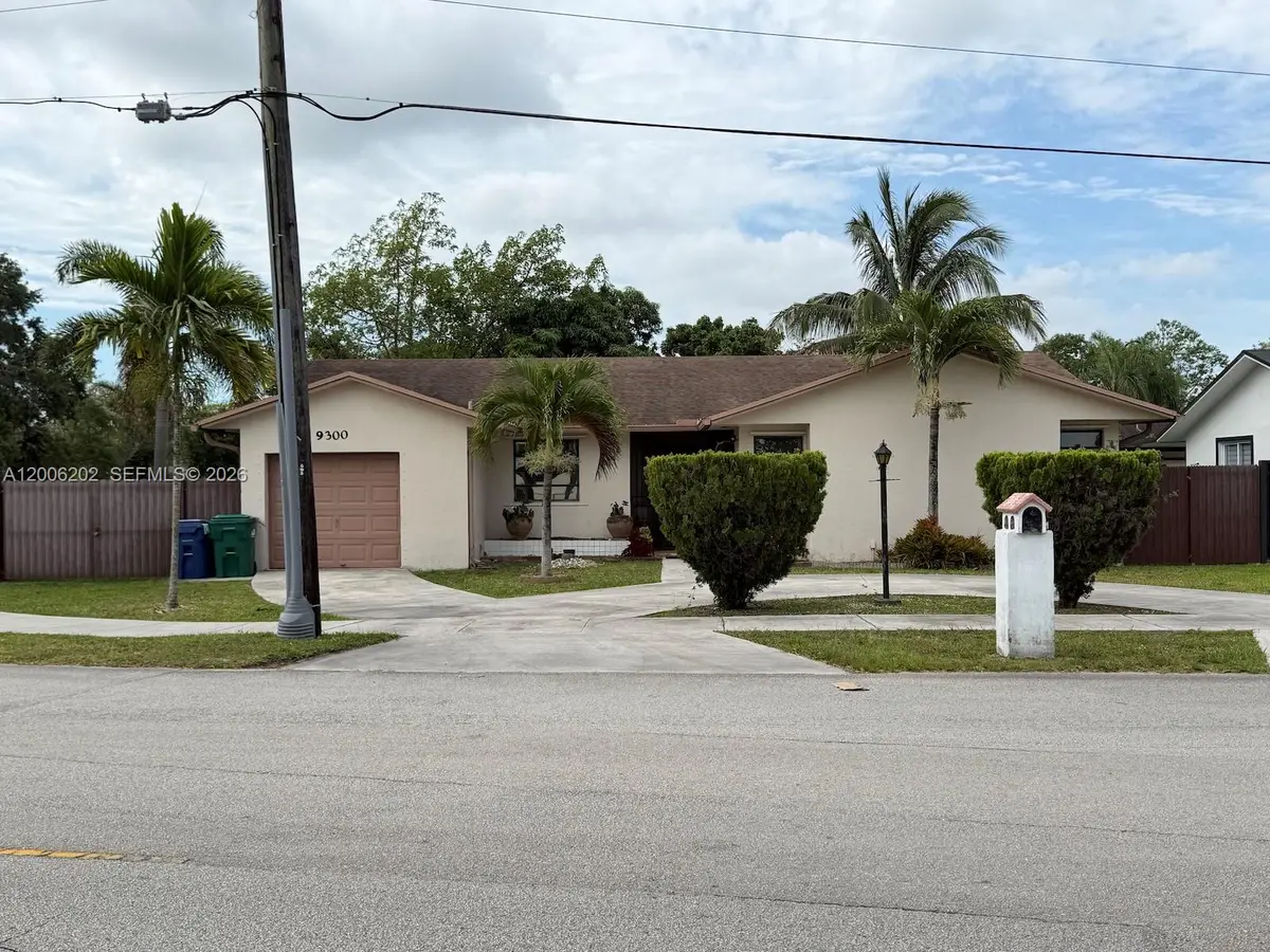 9300 SW 164th St, Palmetto Bay, FL 33157 - #1