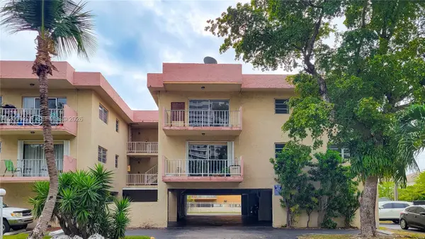3522 NE 171st St #308, North Miami Beach, FL 33160