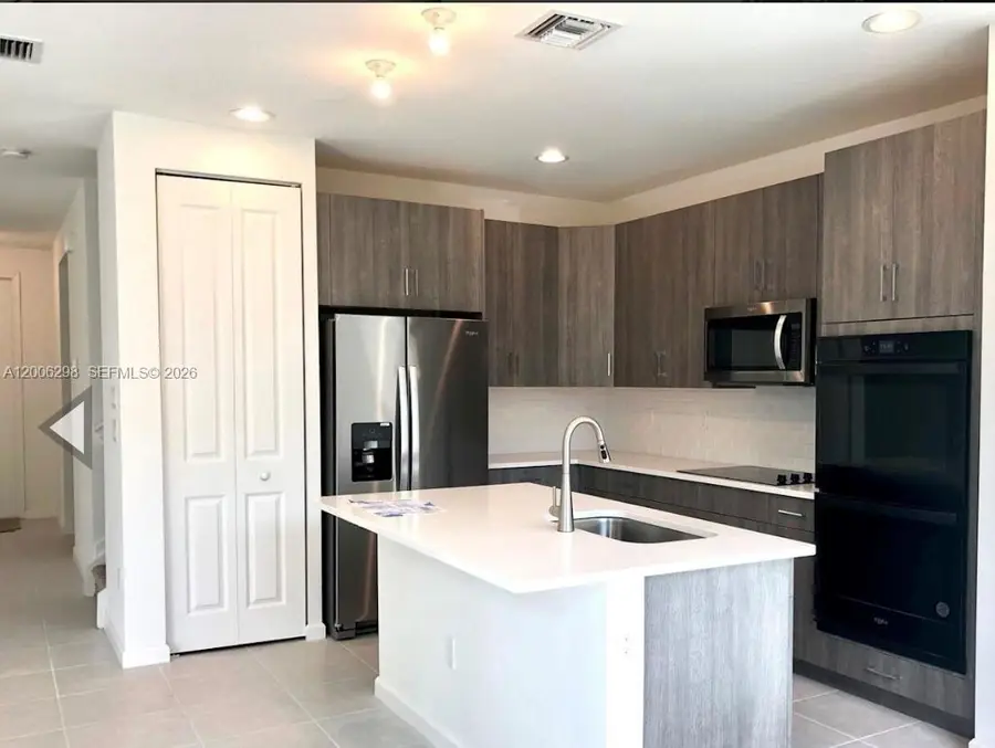 3525 NW 1st St, Pompano Beach, FL 33069 - #2