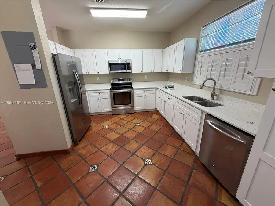 941 Doveplum Ct, Hollywood, FL 33019 - #2
