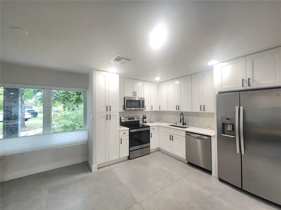 141 NE 30th St, Wilton Manors, FL 33334 - #3