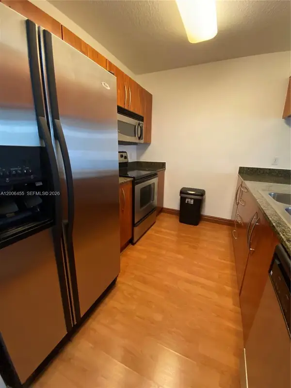 1200 Brickell Bay Dr #1914, Miami, FL 33131