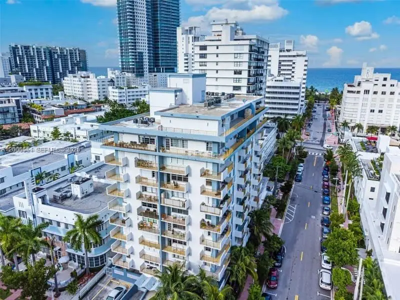 245 18th St #305, Miami Beach, FL 33139 - #2