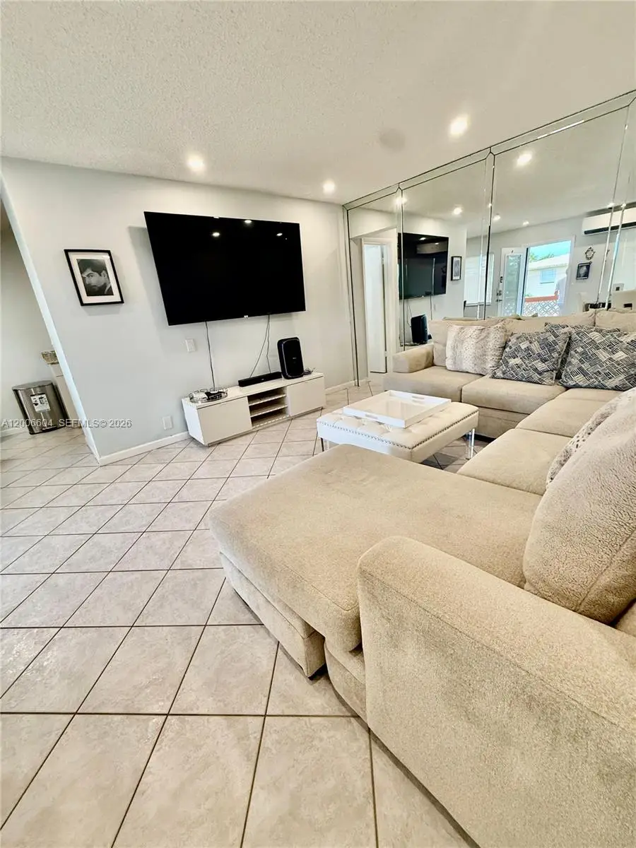 800 SW 11th Ave #19A, Hallandale Beach, FL 33009 - #2