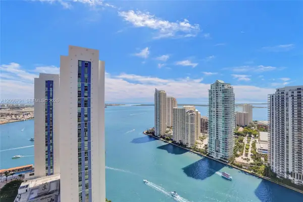 300 S Biscayne Blvd #T-3216, Miami, FL 33131