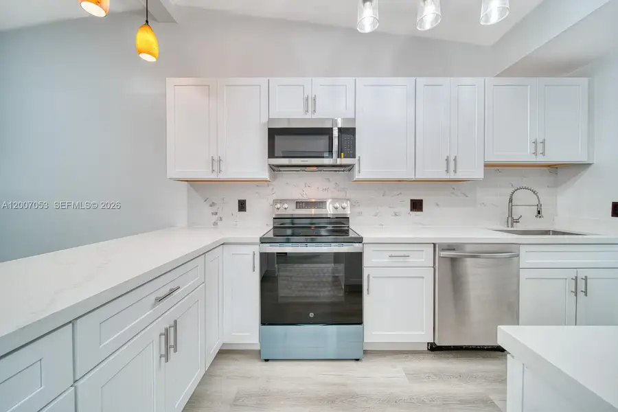 1720 NW 92nd Ave, Pembroke Pines, FL 33024 - #3