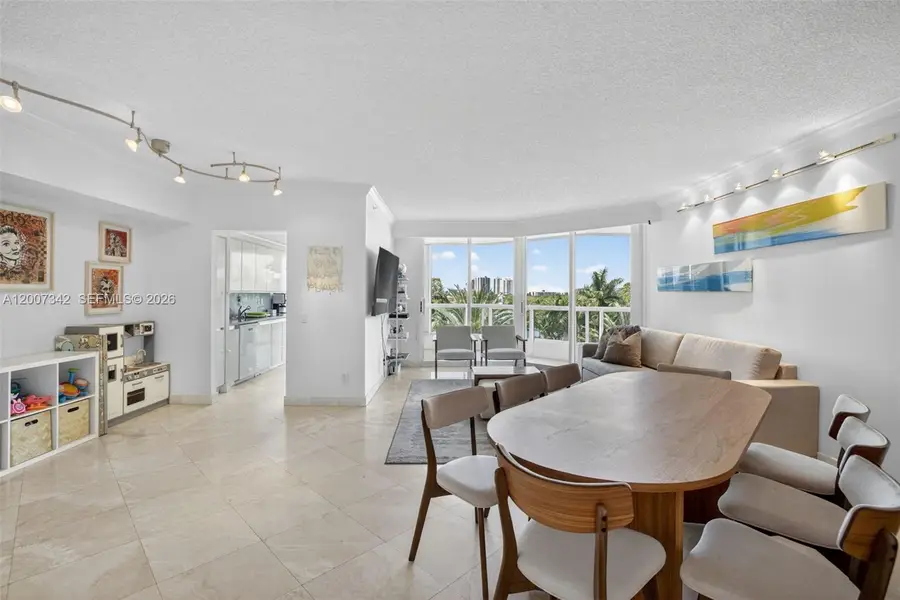 21205 Yacht Club Dr #605, Aventura, FL 33180 - #3