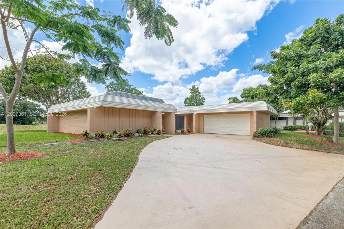 5201 Yellow Pine Ln, Tamarac, FL 33319 - #1